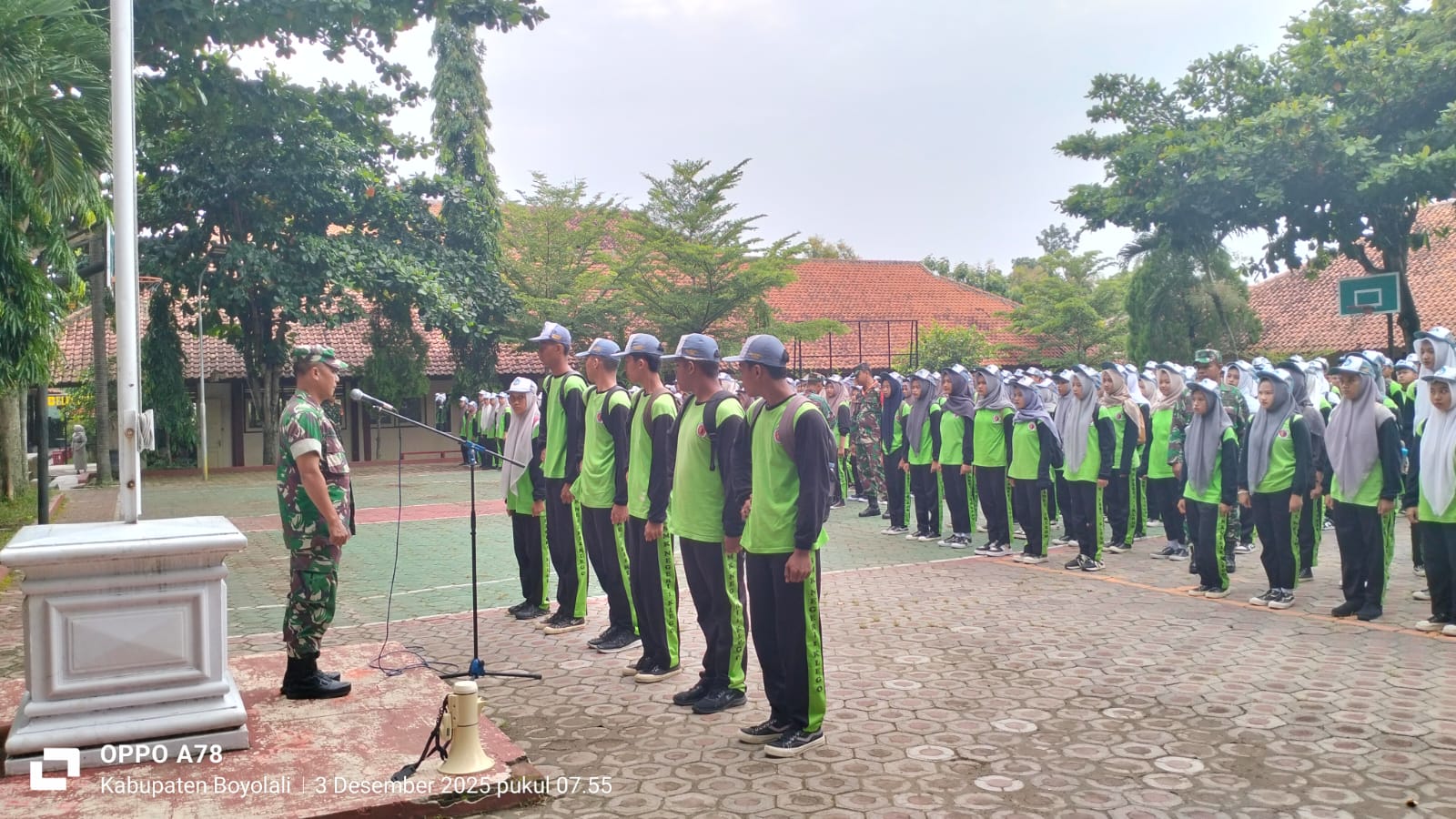 Dari Industri Kembali ke Sekolah: Menajamkan Karakter Siswa SMK Kelas 12 melalui Bintalsik Pasca-PKL